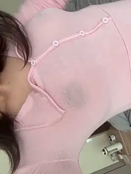 Krismil3 online show from 04-12-26, 01:21