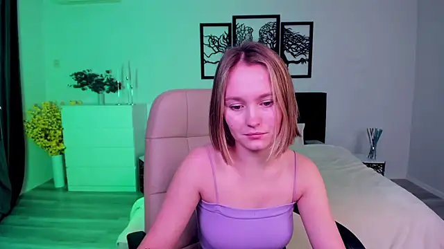 BritnieCute online show from 01-29-25, 07:04