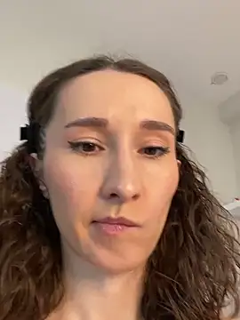 Snapshot of cutte_dora chatting on 05-19-26, 11:49 cutte dora online show from 05-19-26, 11:49