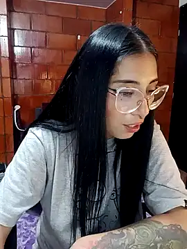 Snapshot of Raven__purple chatting on 01-23-25, 04:41 Raven  purple online show from 01-23-25, 04:41