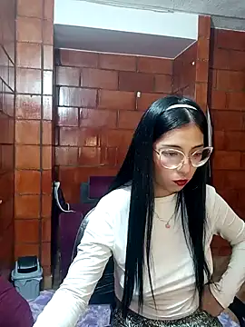 Snapshot of Raven__purple chatting on 01-24-25, 01:24 Raven  purple online show from 01-24-25, 01:24