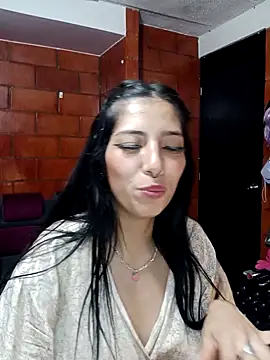 Snapshot of Raven__purple chatting on 01-31-25, 04:14 Raven  purple online show from 01-31-25, 04:14