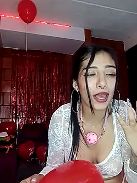 Snapshot of Raven__purple chatting on 02-15-25, 05:19 Raven  purple online show from 02-15-25, 05:19
