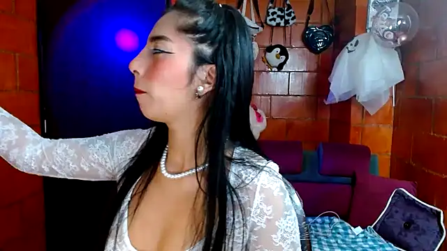 Snapshot of Raven__purple chatting on 10-01-25, 02:17 Raven  purple online show from 10-01-25, 02:17