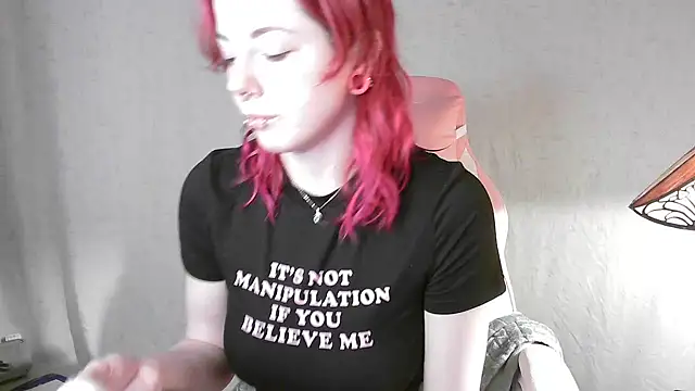 Snapshot of GoddessPinxx chatting on 12-24-24, 10:39 GoddessPinxx online show from 12-24-24, 10:39