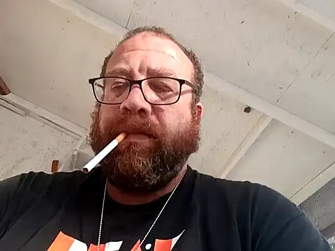 Snapshot of Exhibitionist040577 chatting on 12-04-24, 01:09 Exhibitionist040577 online show from 12-04-24, 01:09