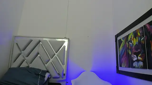 leslyylove online show from 12-17-24, 03:17