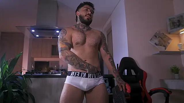 Snapshot of LeoSalvatore_ chatting on 10-10-25, 03:38 LeoSalvatore  online show from 10-10-25, 03:38