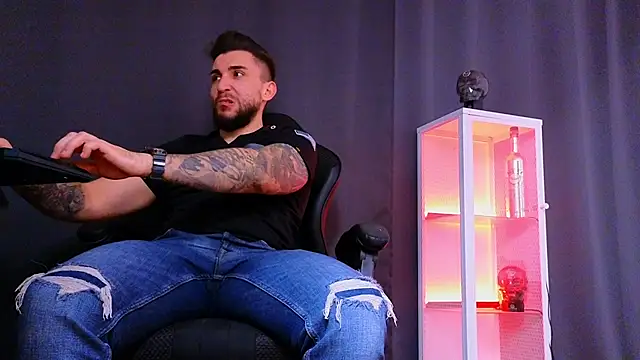 MightyAaron66 online show from 03-05-25, 04:24