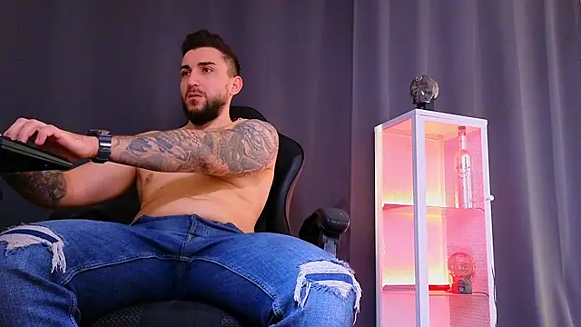 MightyAaron66 online show from 03-10-25, 08:37