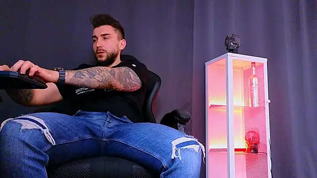 MightyAaron66 online show from 03-11-25, 04:43