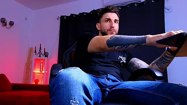 MightyAaron66 online show from 09-10-25, 03:56