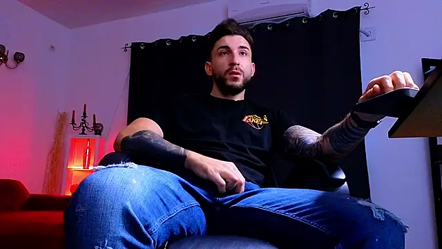 MightyAaron66 online show from 10-18-25, 04:59