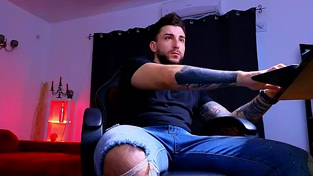 MightyAaron66 online show from 10-23-25, 05:07