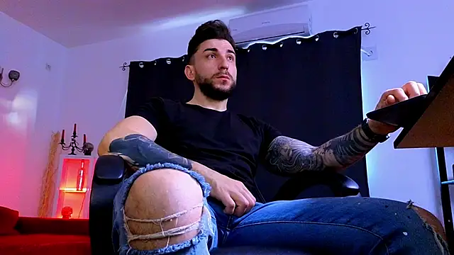 MightyAaron66 online show from 04-14-26, 04:40