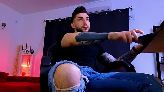 MightyAaron66 online show from 04-21-26, 01:07