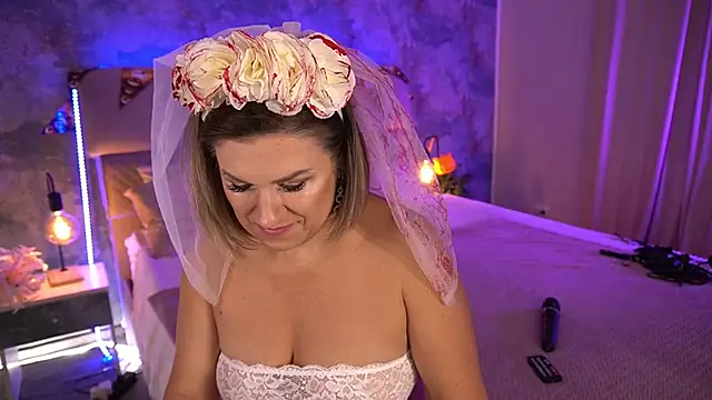 KiraRoxx online show from 10-30-25, 10:32