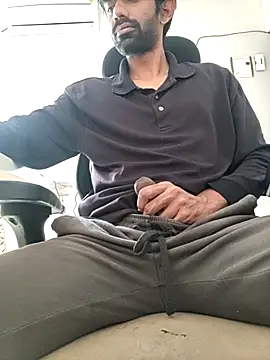 Snapshot of dominanthubby chatting on 01-31-25, 10:52 dominanthubby online show from 01-31-25, 10:52