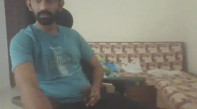 Snapshot of dominanthubby chatting on 03-19-25, 08:55 dominanthubby online show from 03-19-25, 08:55