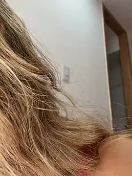 cuteluci  online show from 03-31-26, 12:27