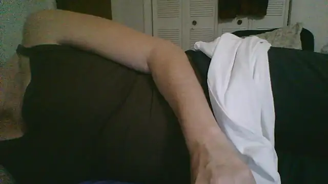 Snapshot of Emilylyn2501 chatting on 01-12-26, 02:28 Emilylyn2501 online show from 01-12-26, 02:28