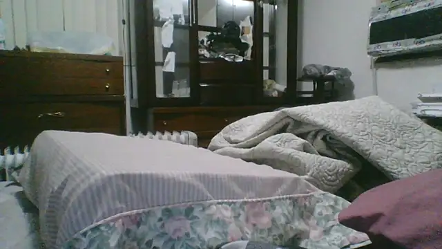 Snapshot of Emilylyn2501 chatting on 03-06-26, 03:03 Emilylyn2501 online show from 03-06-26, 03:03