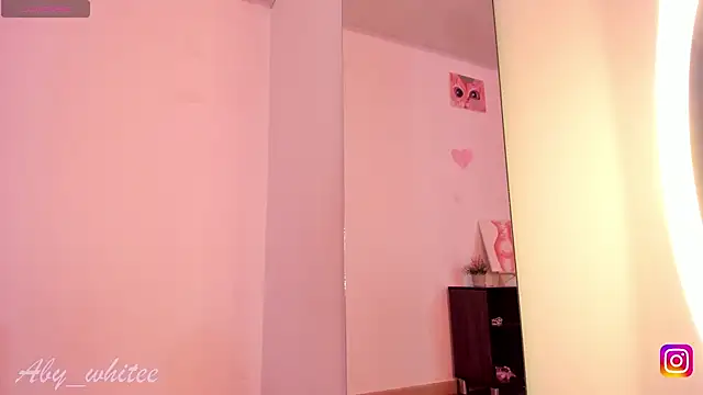 AbyWhitee online show from 09-18-25, 11:34