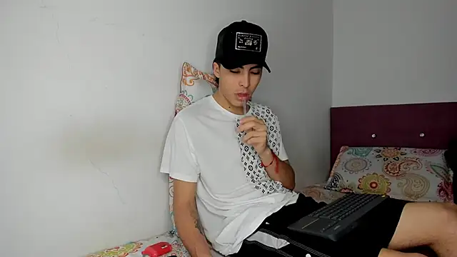 HeellBoy  online show from 02-10-26, 07:56