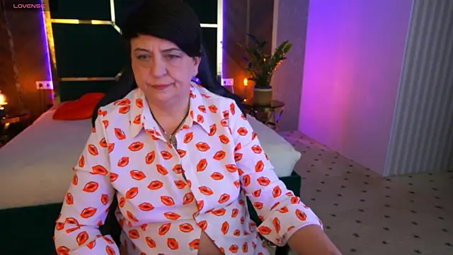 Snapshot of MilaSkyy chatting on 03-19-25, 08:32 MilaSkyy online show from 03-19-25, 08:32