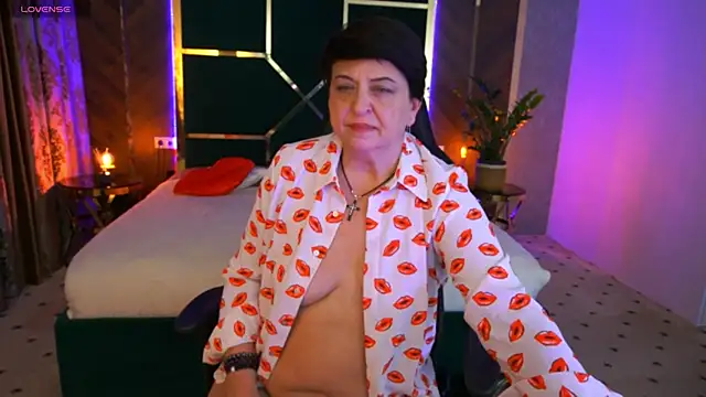Snapshot of MilaSkyy chatting on 03-19-25, 11:36 MilaSkyy online show from 03-19-25, 11:36