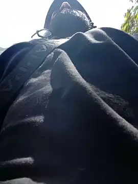 Lyon vach online show from 10-25-25, 04:24