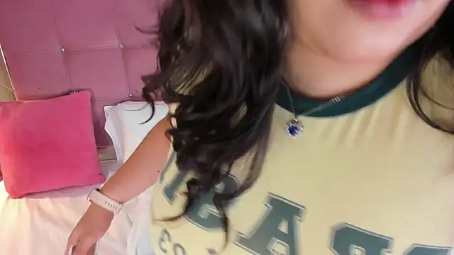 ArticaBelle online show from 10-12-25, 04:44