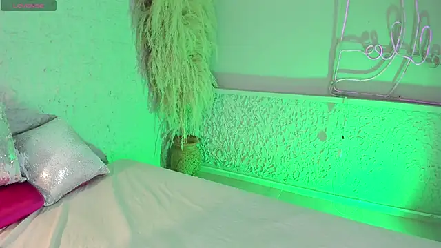 ArticaBelle online show from 11-28-25, 04:37