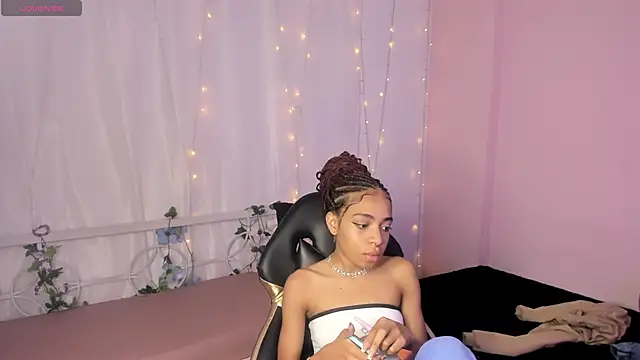 Abigail Wilson  online show from 01-11-25, 08:54