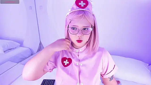 NanaOsaky online show from 09-12-25, 11:54