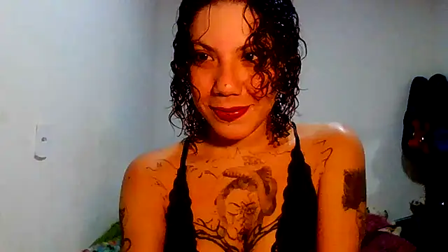 Snapshot of Submersidollx chatting on 05-06-26, 12:21 Submersidollx online show from 05-06-26, 12:21