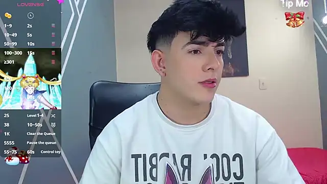 Snapshot of nolan_twink1 chatting on 12-24-24, 05:44 nolan twink1 online show from 12-24-24, 05:44