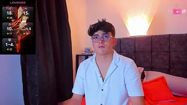 Snapshot of nolan_twink1 chatting on 10-06-25, 11:35 nolan twink1 online show from 10-06-25, 11:35