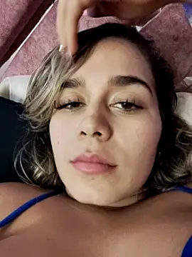 Snapshot of LaurenWelly_ chatting on 02-09-25, 01:22 LaurenWelly online show from 02-09-25, 01:22