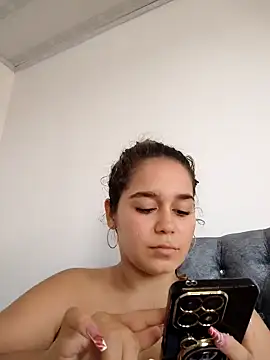 Snapshot of LaurenWelly_ chatting on 02-10-25, 08:21 LaurenWelly online show from 02-10-25, 08:21