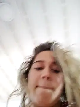 Snapshot of LaurenWelly_ chatting on 02-16-25, 08:33 LaurenWelly online show from 02-16-25, 08:33