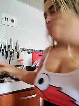 Snapshot of LaurenWelly_ chatting on 02-17-25, 08:15 LaurenWelly online show from 02-17-25, 08:15