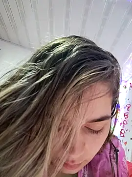 Snapshot of LaurenWelly_ chatting on 02-21-25, 02:50 LaurenWelly online show from 02-21-25, 02:50