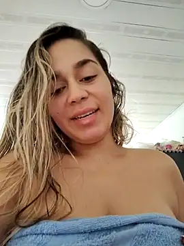 Snapshot of LaurenWelly_ chatting on 02-23-25, 01:21 LaurenWelly online show from 02-23-25, 01:21