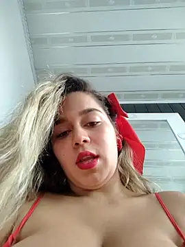 Snapshot of LaurenWelly_ chatting on 02-27-25, 08:42 LaurenWelly online show from 02-27-25, 08:42