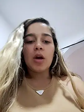 Snapshot of LaurenWelly_ chatting on 03-01-25, 08:53 LaurenWelly online show from 03-01-25, 08:53