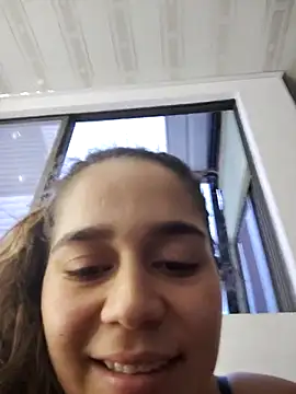 Snapshot of LaurenWelly_ chatting on 03-02-25, 11:20 LaurenWelly online show from 03-02-25, 11:20