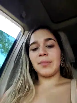 Snapshot of LaurenWelly_ chatting on 03-22-25, 10:26 LaurenWelly online show from 03-22-25, 10:26