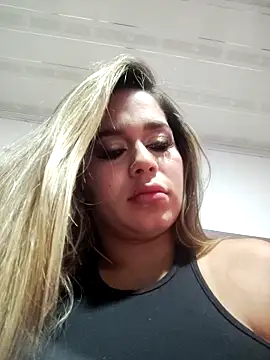 Snapshot of LaurenWelly_ chatting on 10-02-25, 09:49 LaurenWelly online show from 10-02-25, 09:49