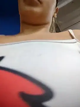 Snapshot of LaurenWelly_ chatting on 11-19-25, 11:05 LaurenWelly online show from 11-19-25, 11:05